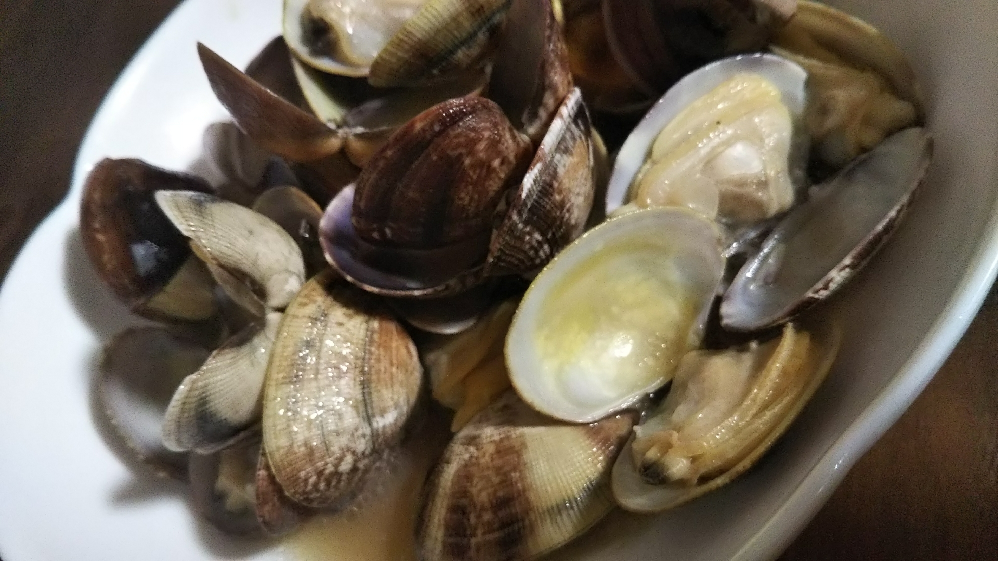 お酒にも合う簡単おつまみ！アサリの酒蒸し