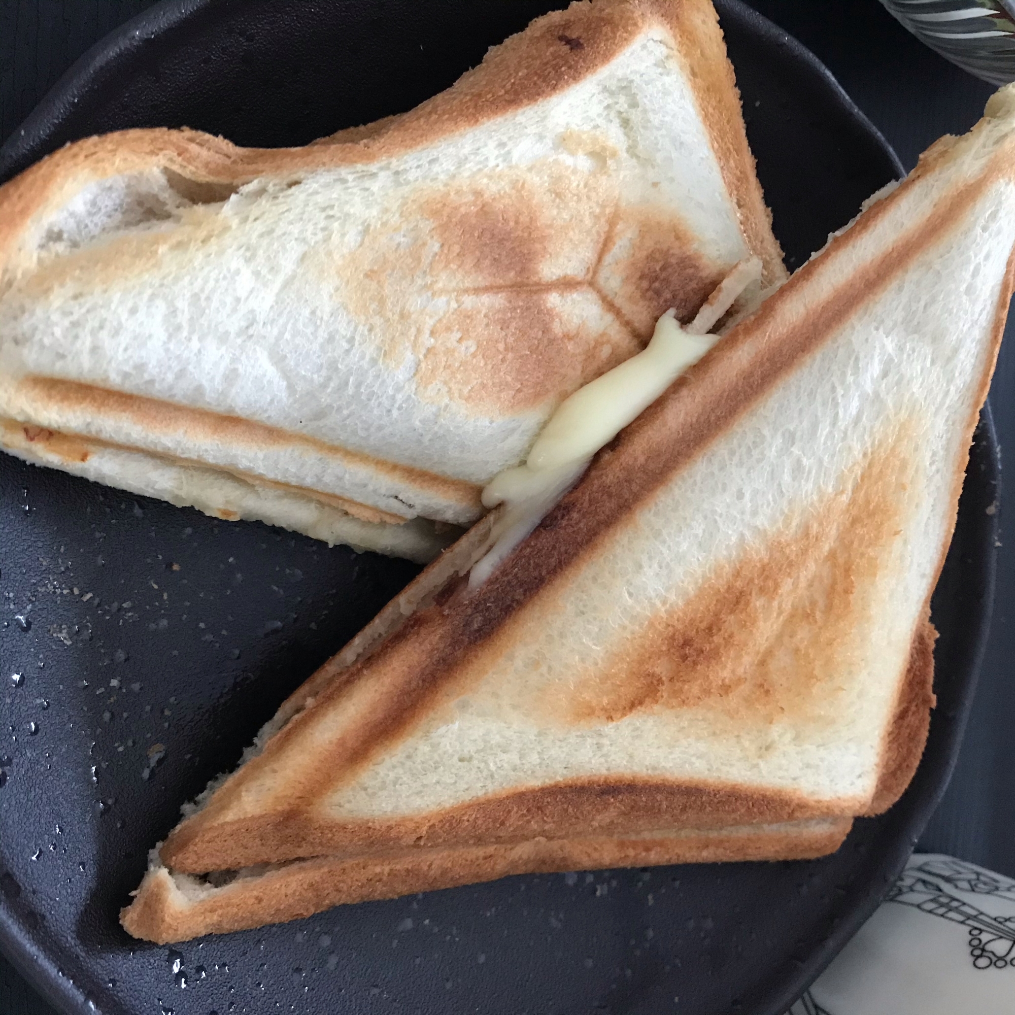 新玉ねぎとツナチーズ☆ホットサンド