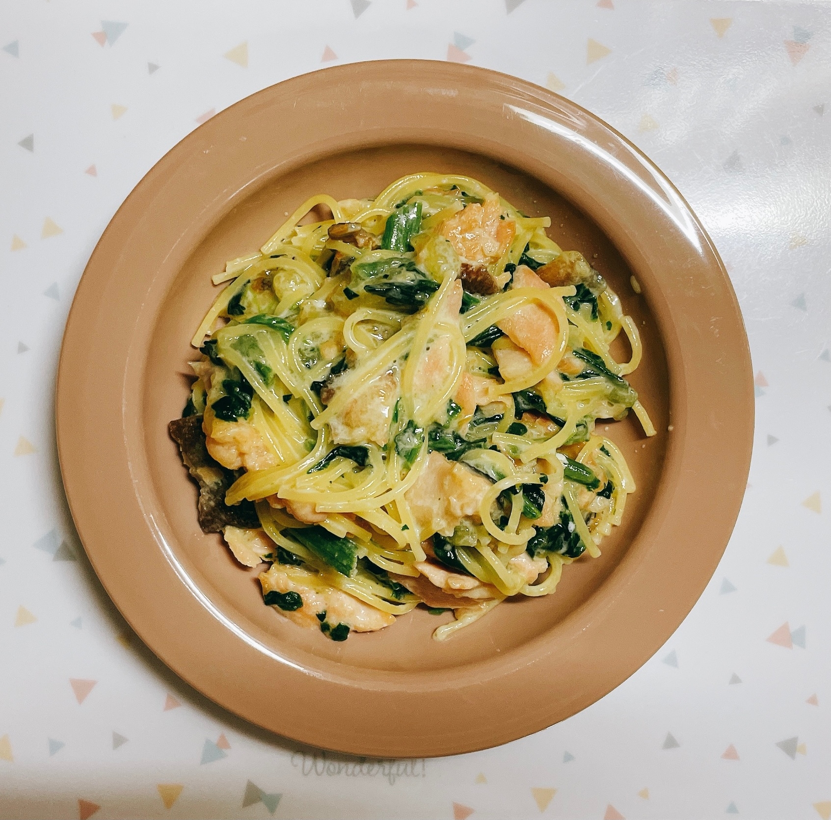 【幼児食】ほうれん草とサーモンのクリームパスタ