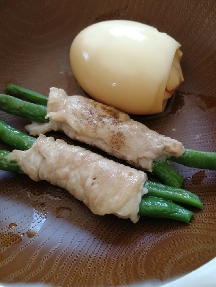 塩コショウとゴマ油で♪　野菜の肉巻き