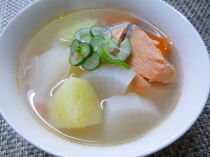 はなまる子さん　こんにちは♪
野菜から美味しい出汁が出て、ほっこりと気持ちまで暖まりました(*^_^*)
優しい味の汁物、魚だからでしょうね＾＾ごちそう様☆