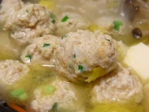 練り込むだけ！柚子胡椒香る鶏団子鍋