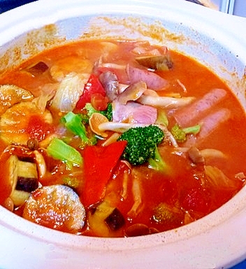 簡単トマト鍋!シメのパスタがうまい!!