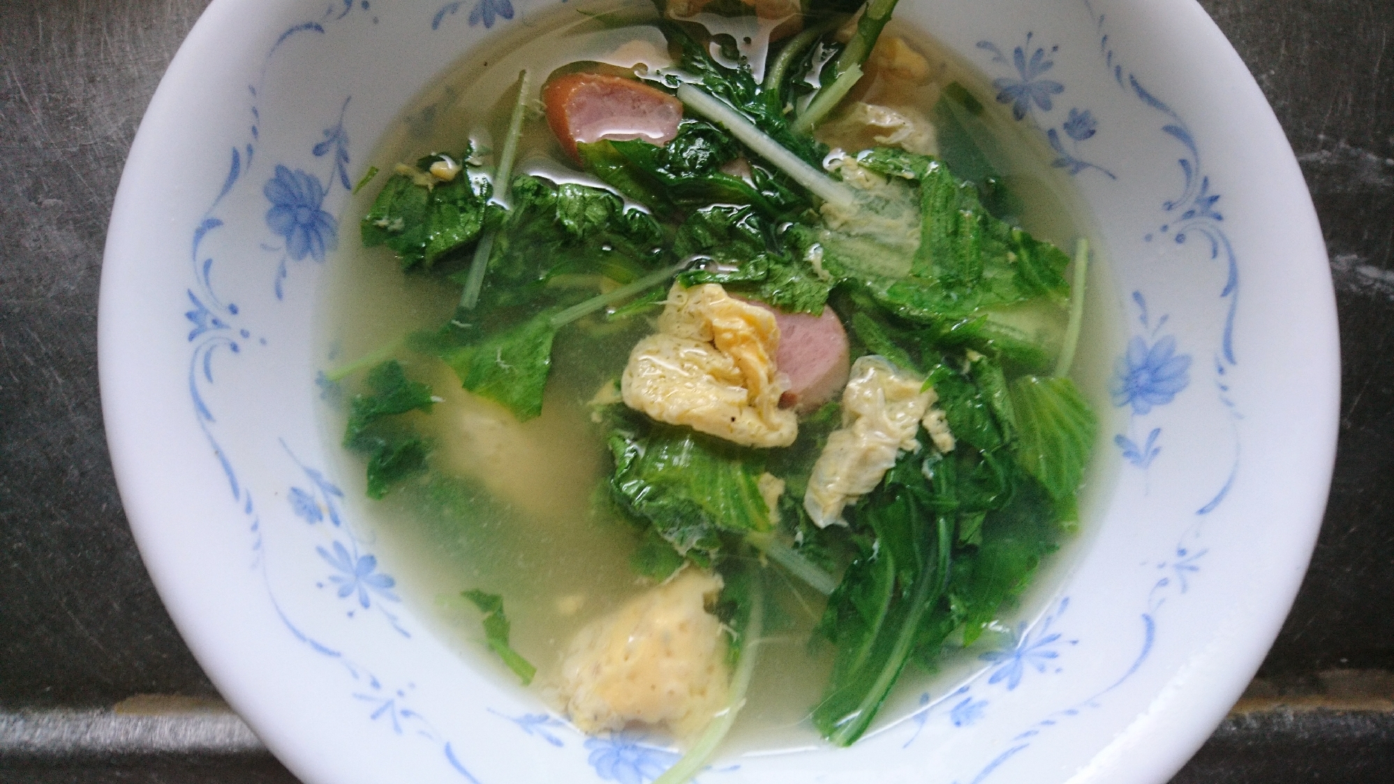 卵スープ(水菜・リーフレタス・ウインナー)