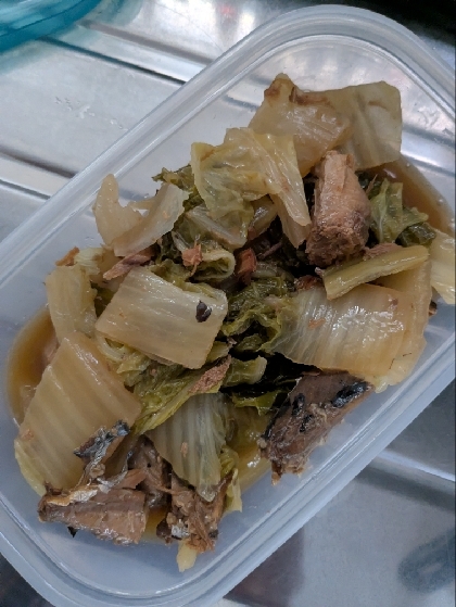 鯖の味噌煮缶と白菜だけで味付けいらず
