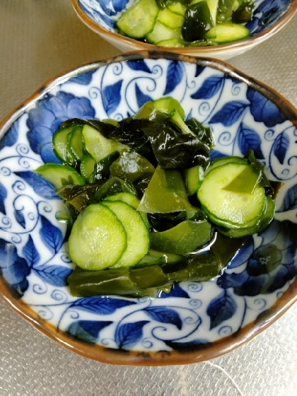 酸っぱさひかえめ♪きゅうりとわかめの酢の物