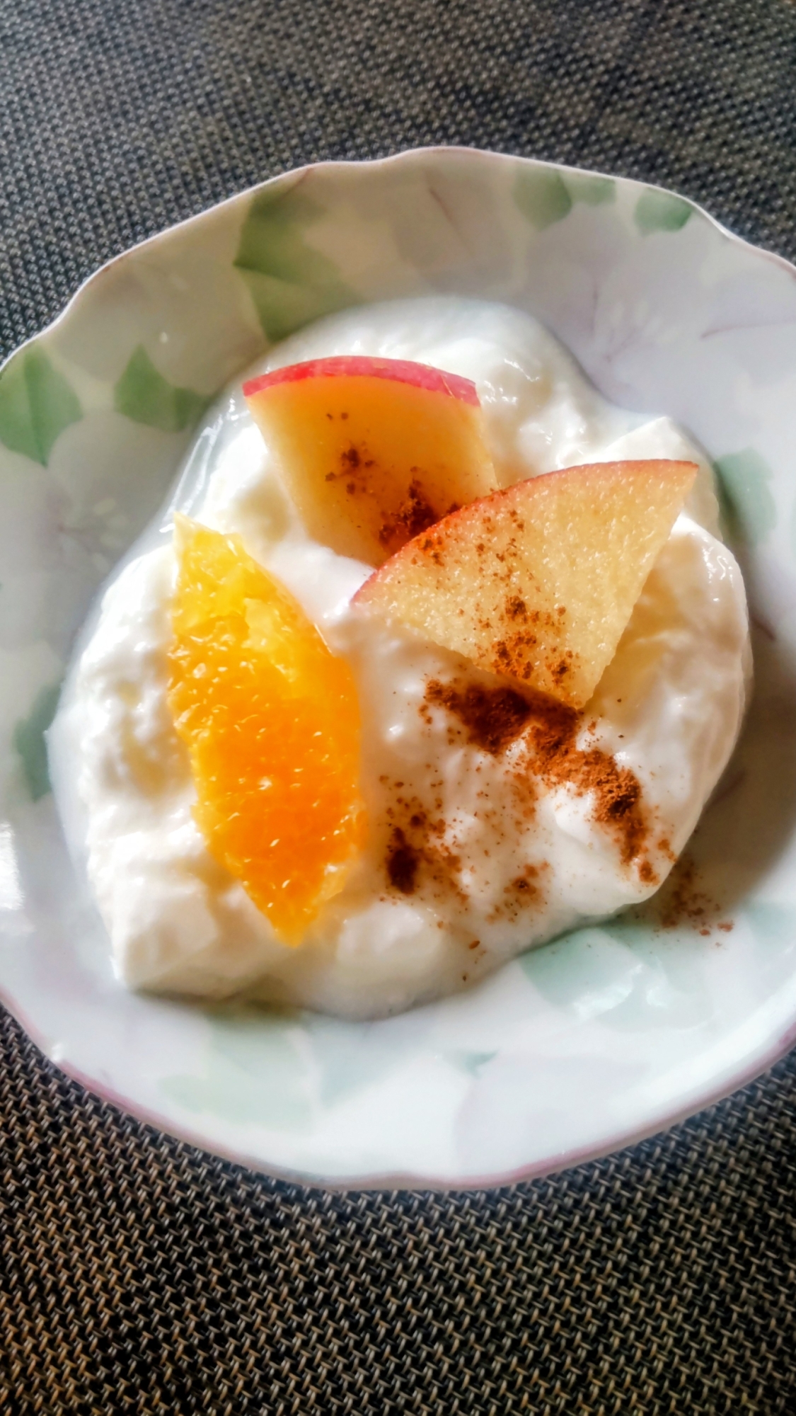 りんごとオレンジのヨーグルト
