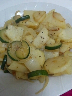 じゃがいもとズッキーニのコンソメ炒め レシピ 作り方 By Mkmk 楽天レシピ じゃがいもとズッキーニのコンソメ炒め レシピ 作り方 By Mkmk 楽天レシピ