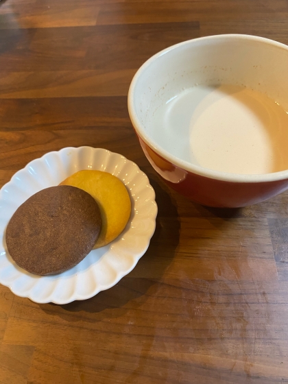 sweet sweet ♡さん、こんにちは♡クッキーを焼いたので、ロイヤルミルクティーと一緒に♡
いつもとひと味違うまろやかなミルクティー美味しかったです♪