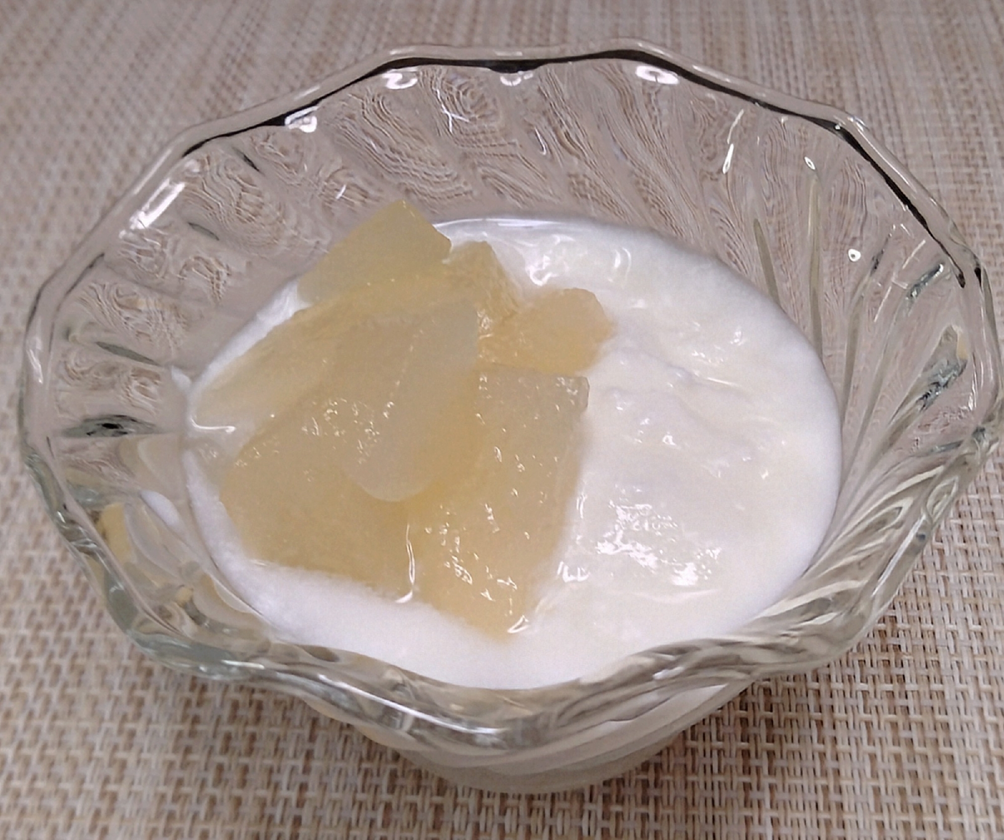 梨のコンポート（ヨーグルトにのせて）