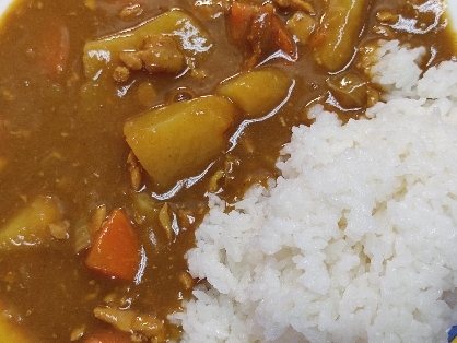 お肉は鶏ですが、りんご入り、とっても美味しいカレーになりました。ありがとうございます。