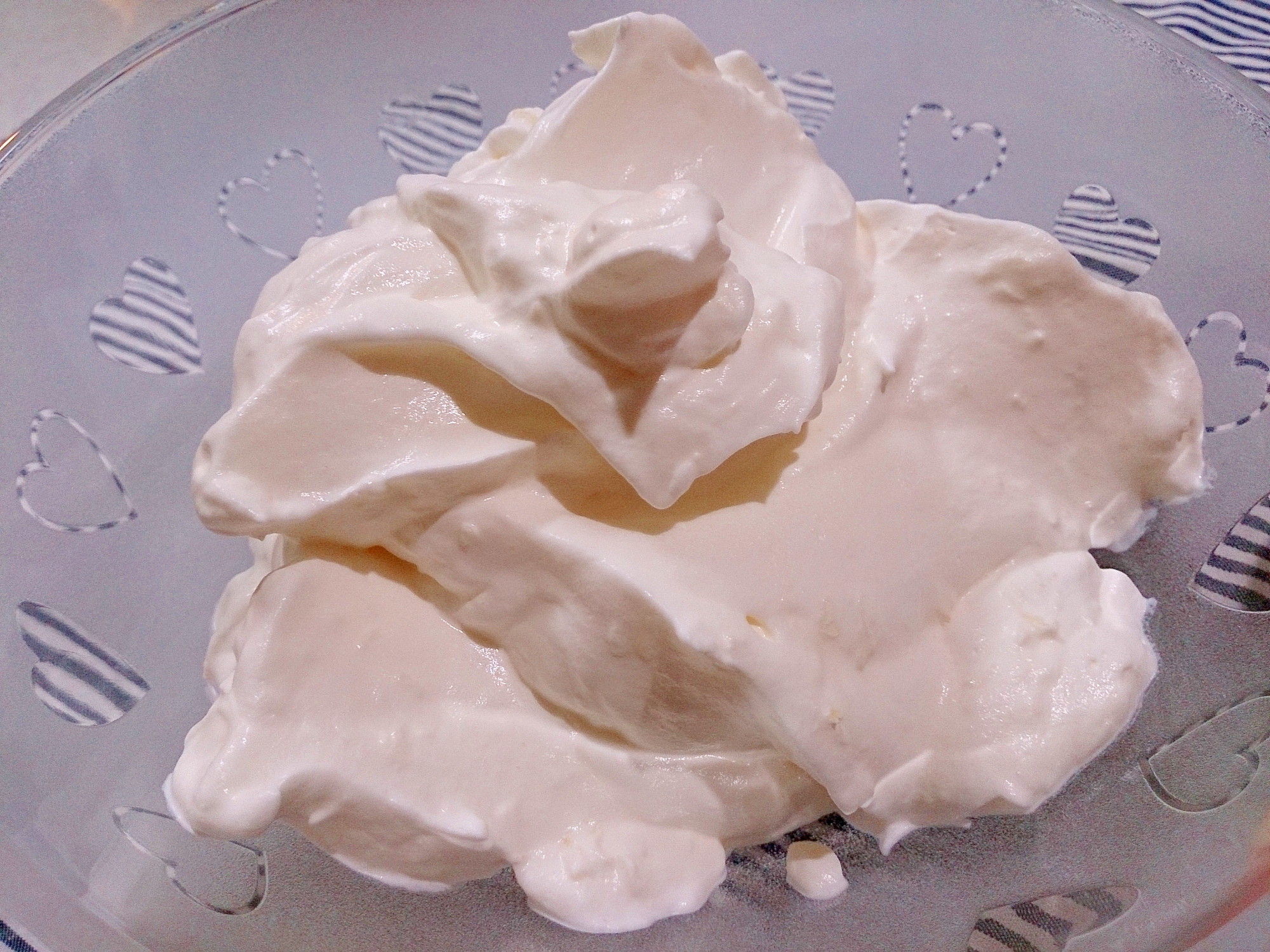 生クリームを固めのホイップクリームにする方法 レシピ 作り方 By Hideok8 楽天レシピ