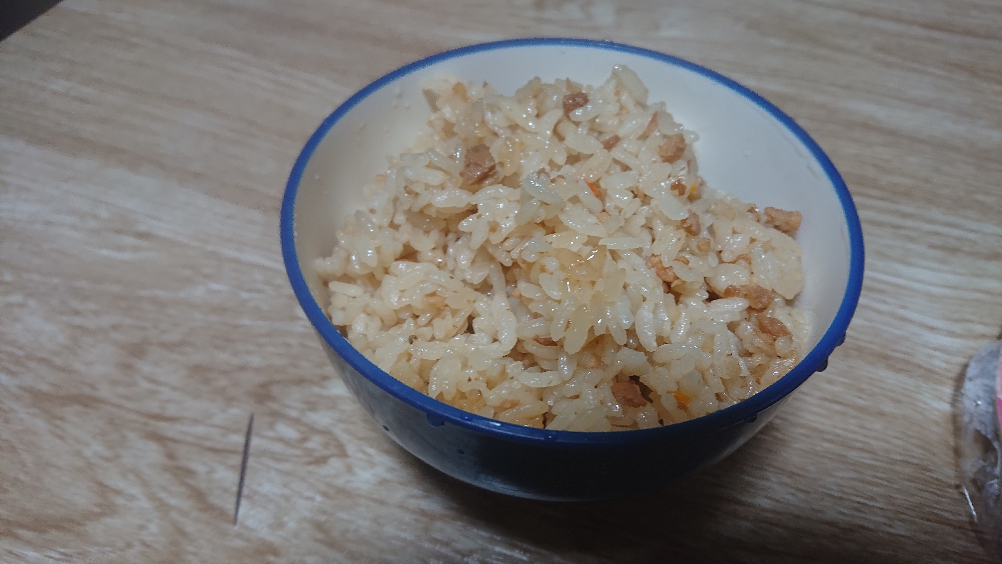 鶏そぼろとめんつゆで簡単炊き込みご飯♪