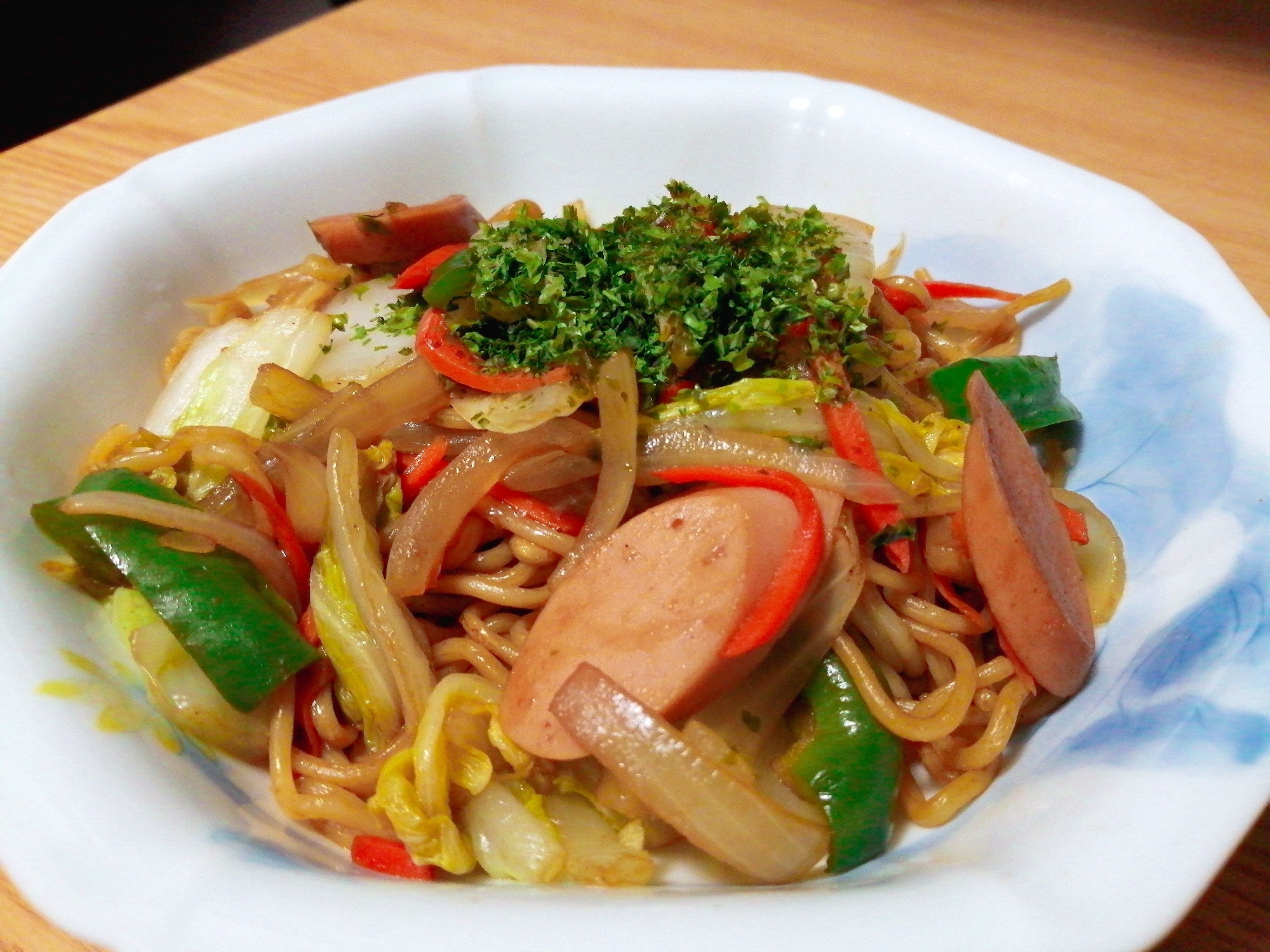 魚肉ソーセージ白菜玉ねぎ人参ピーマンの焼きそば レシピ 作り方 By はじゃじゃ 楽天レシピ
