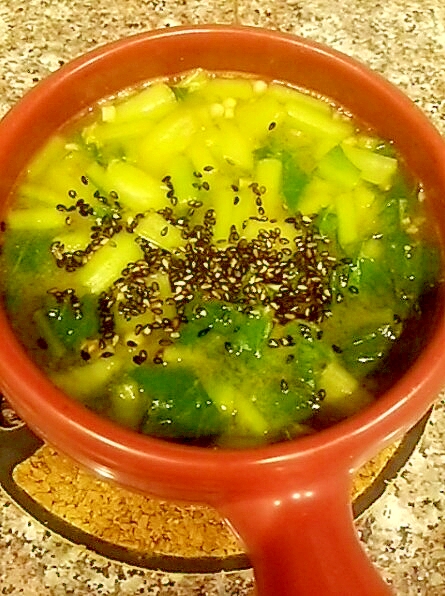 ゴーヤと小松菜のコンソメカレースープ