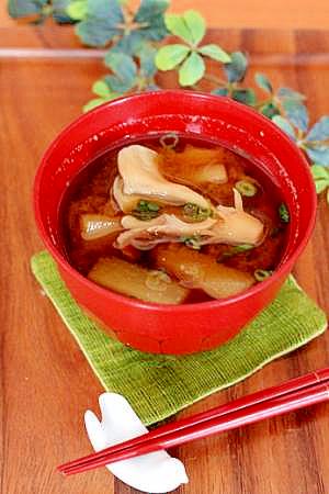 舞茸と大根のお味噌汁