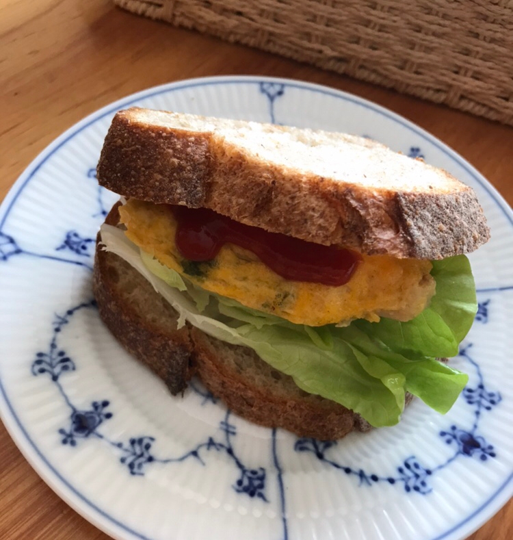 焼きばら海苔の卵焼きサンド