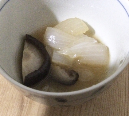 エリンギと玉ねぎのバターソテーの味噌汁