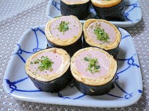 魚肉ソーセージの海苔たまご巻き