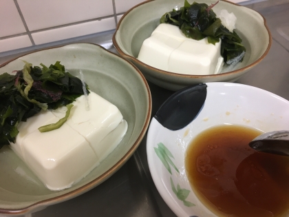 豆腐と海藻のサラダにかけたくて参考にしました！冷蔵庫にフレンチドレッシングしかなかったので助かりました！簡単で美味しいです！