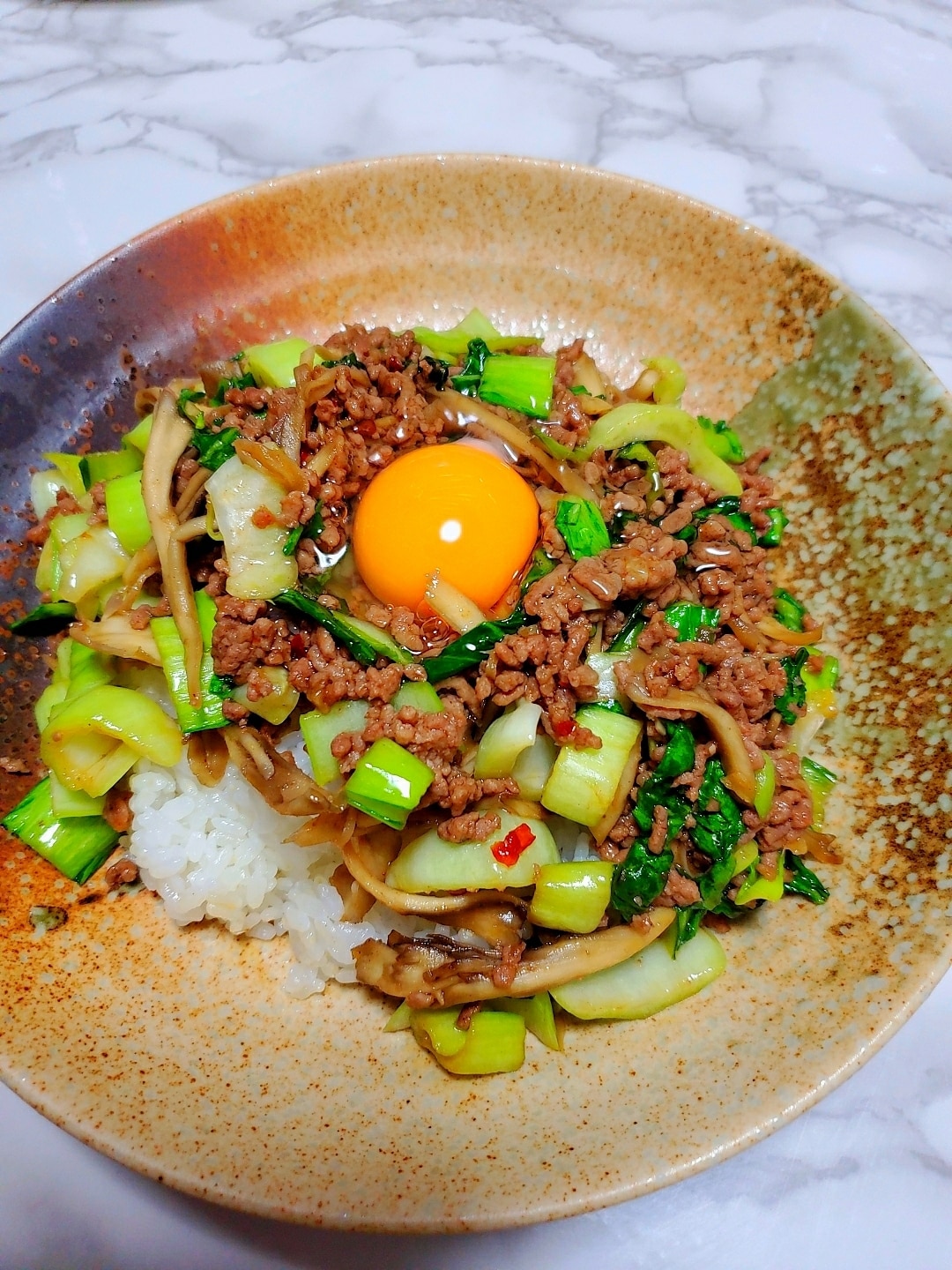 青梗菜と舞茸のスタミナそぼろ丼 レシピ・作り方 by ○じゅん◎たま