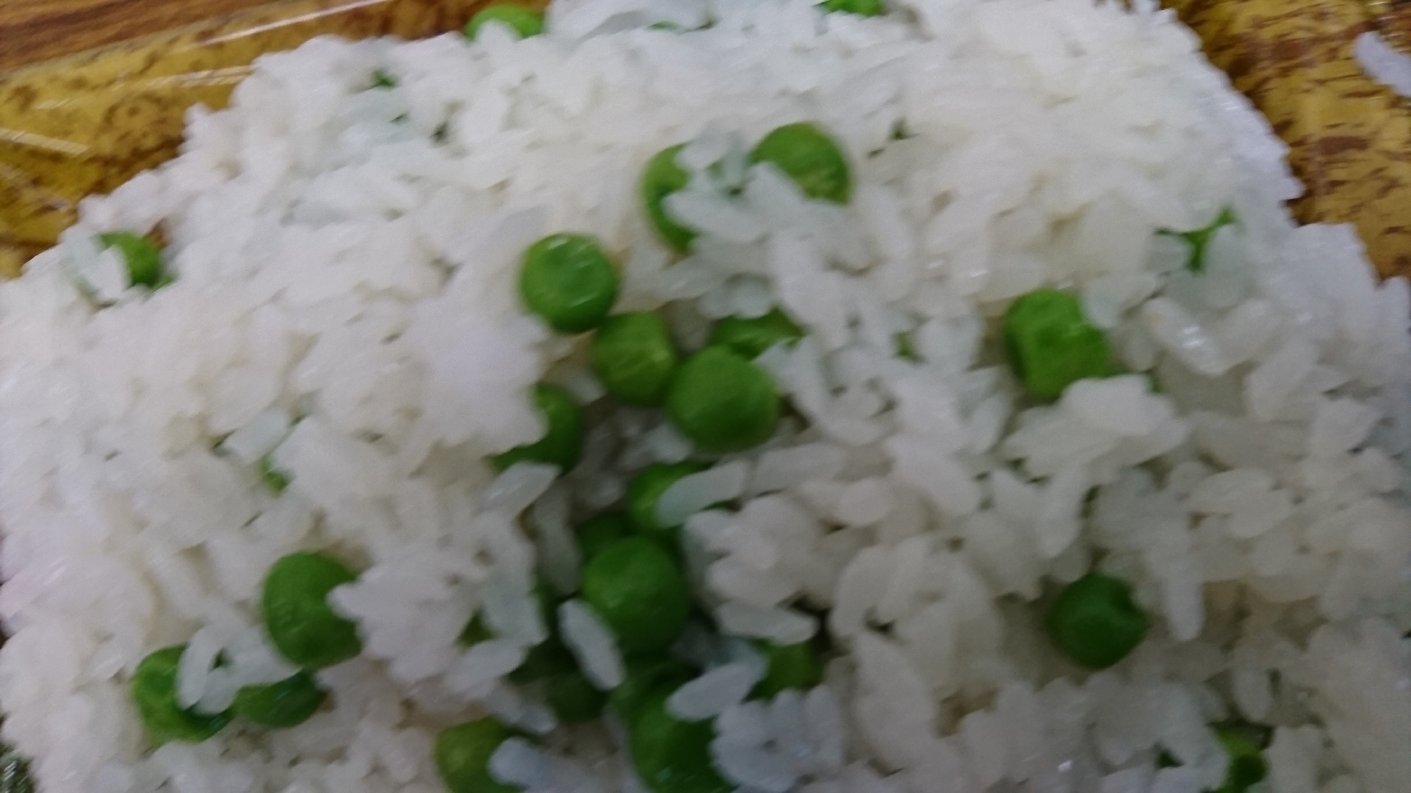 炊飯器で簡単♪さやえんどうの豆ご飯