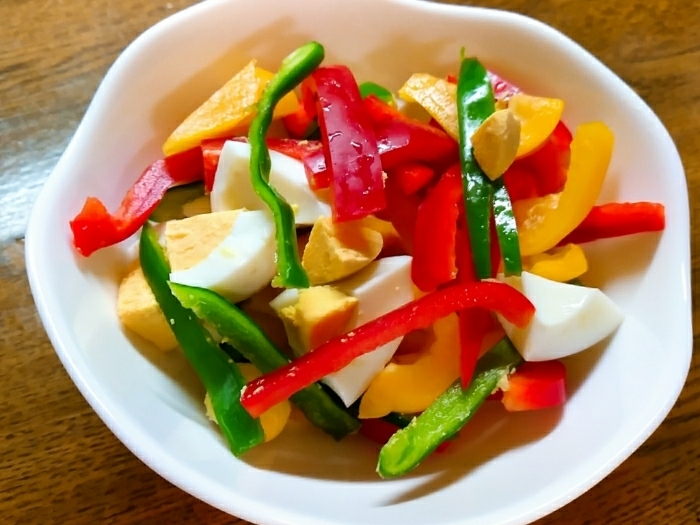 ピーマンとパプリカと卵のサラダ レシピ 作り方 By のん786 楽天レシピ