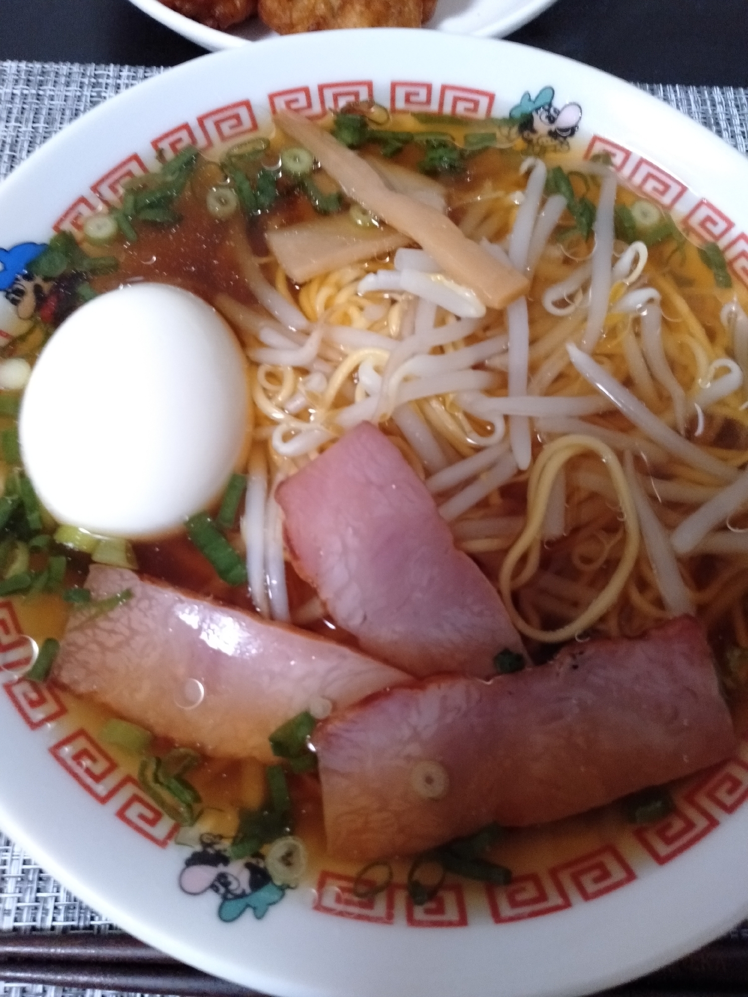 具だくさん醤油ラーメン