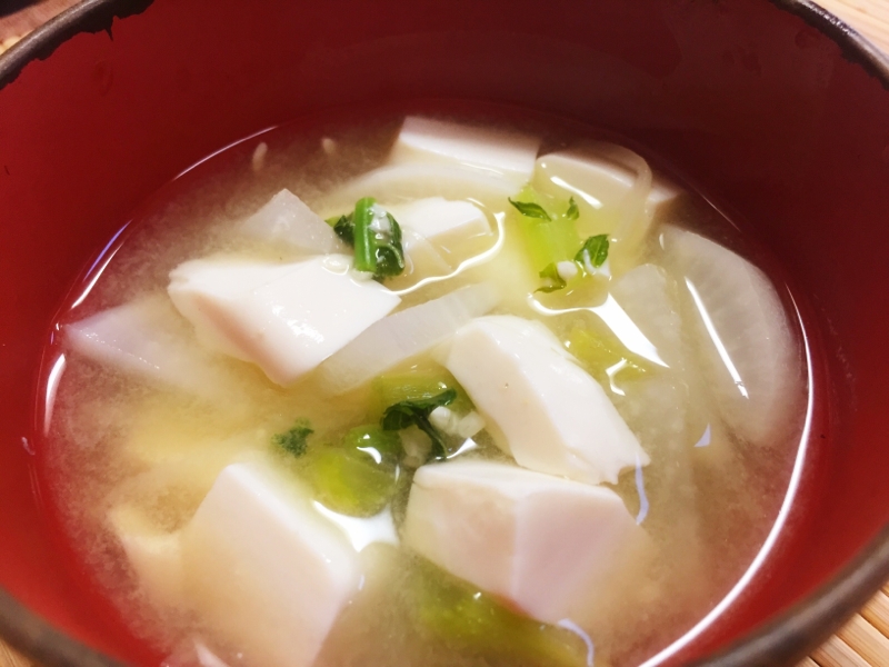 豆腐&ダイコン&ダイコンの葉の味噌汁