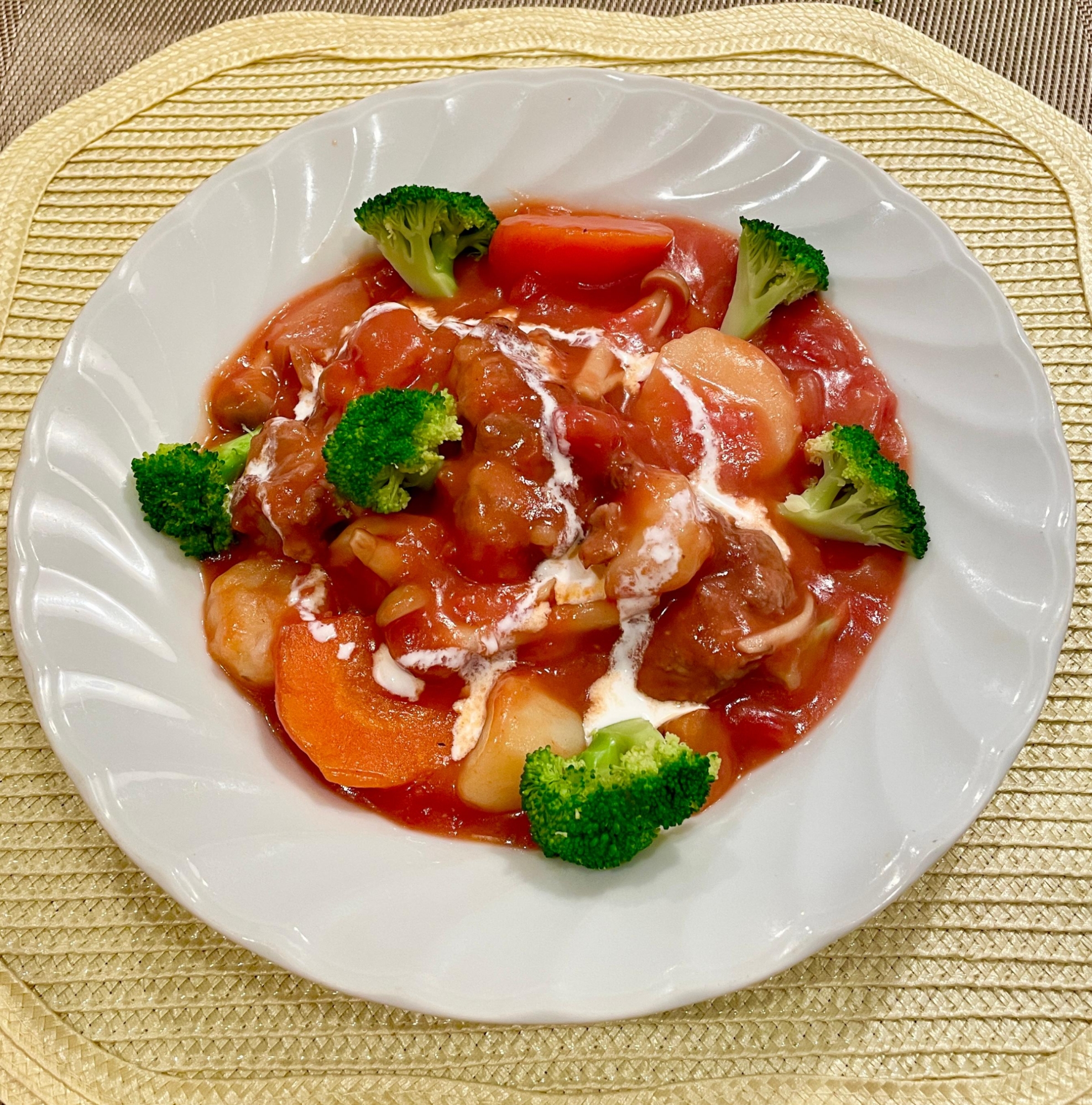 とろみは米粉で♡豚スネ肉のトマトシチュー