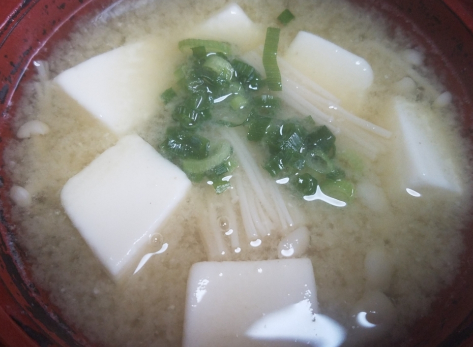 榎茸と豆腐の味噌汁