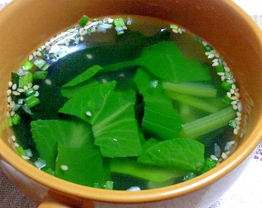 青菜とワカメの中華スープ