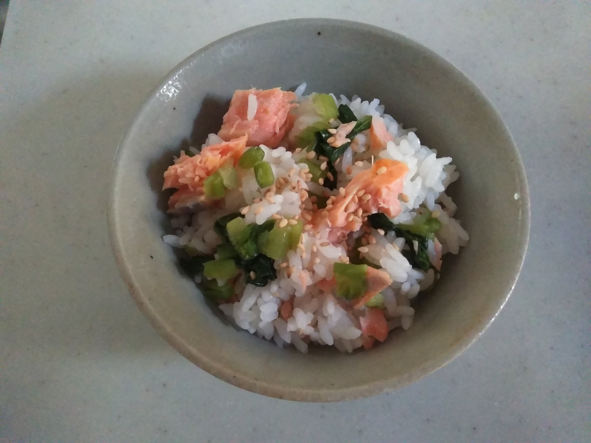 焼き鮭と小松菜の混ぜご飯