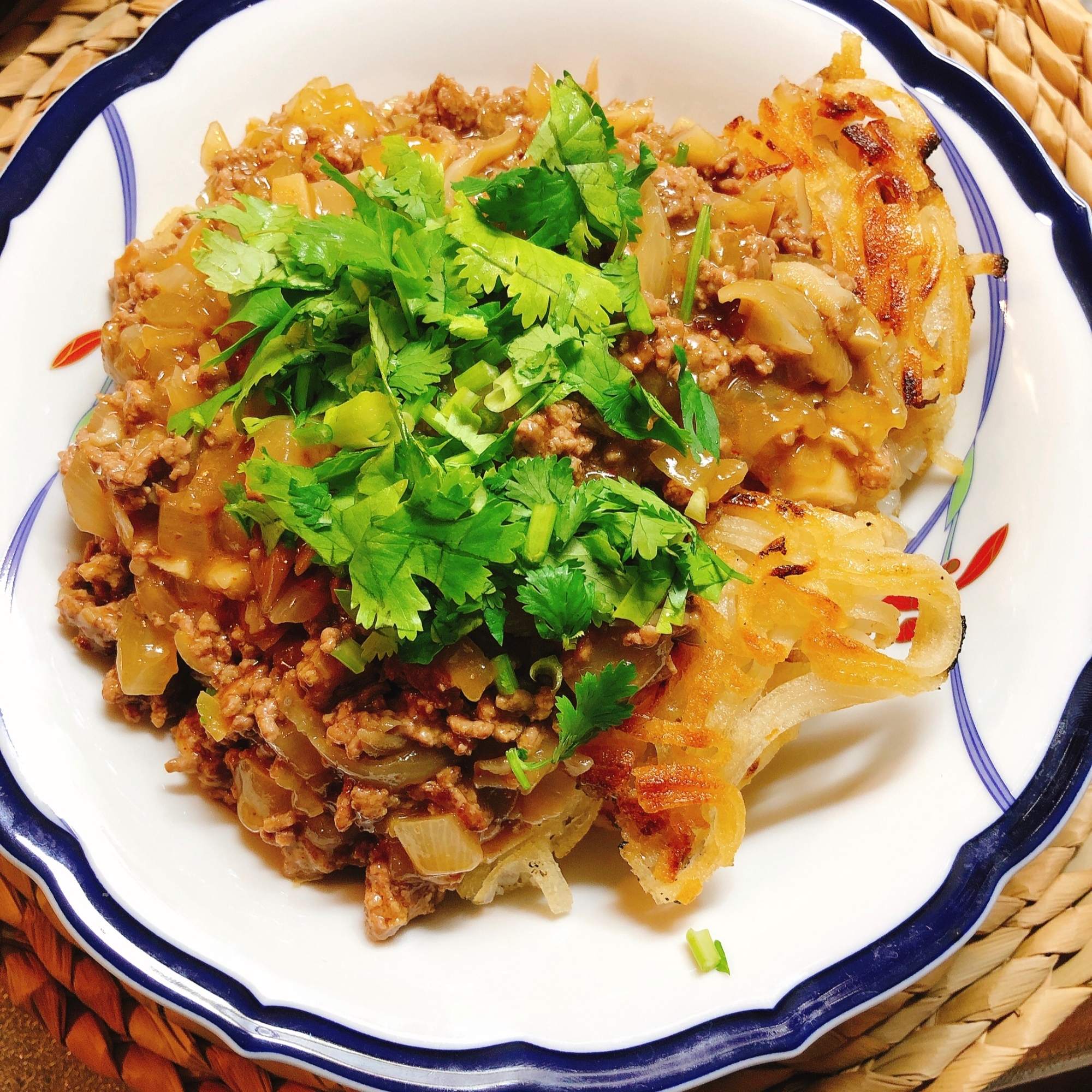 ピリ辛ひき肉のあんかけ焼きフォー