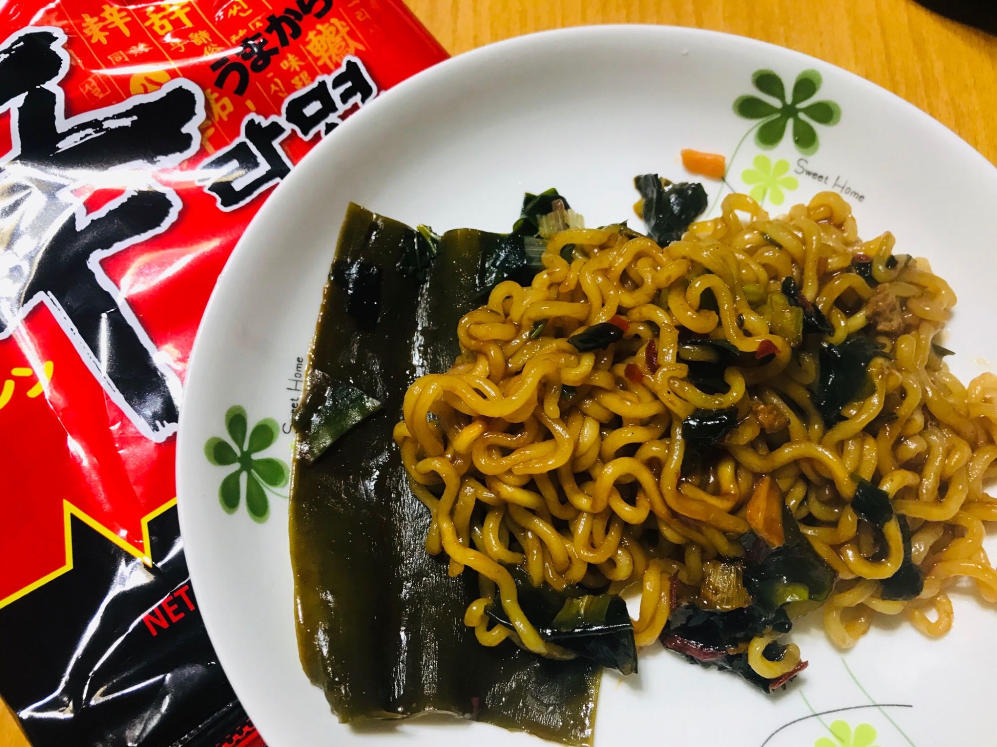 辛ラーメンで！簡単夕食☆チャパグリ風ジャージャー麺