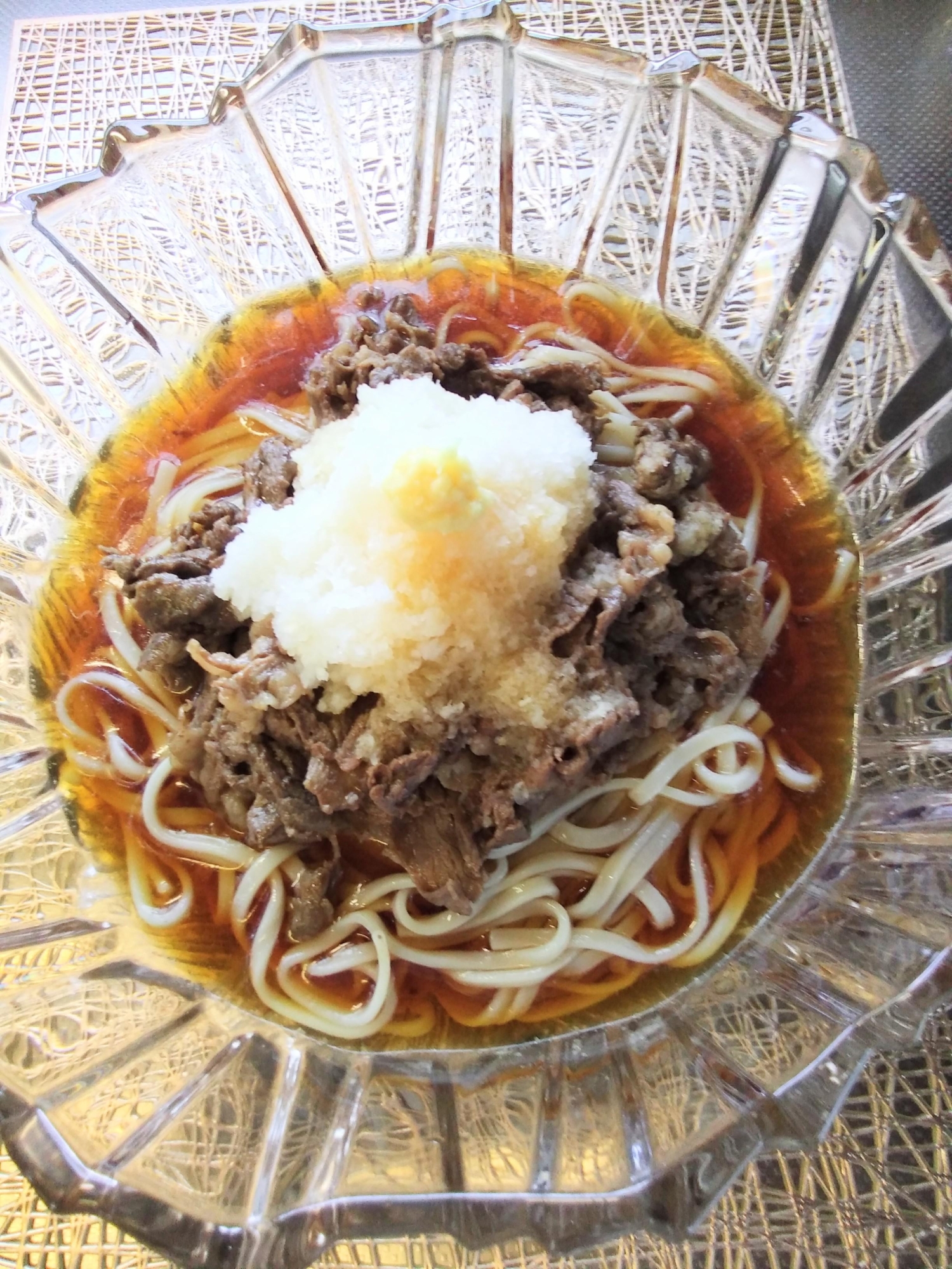 大根おろしでさっぱり　冷やし牛肉うどん