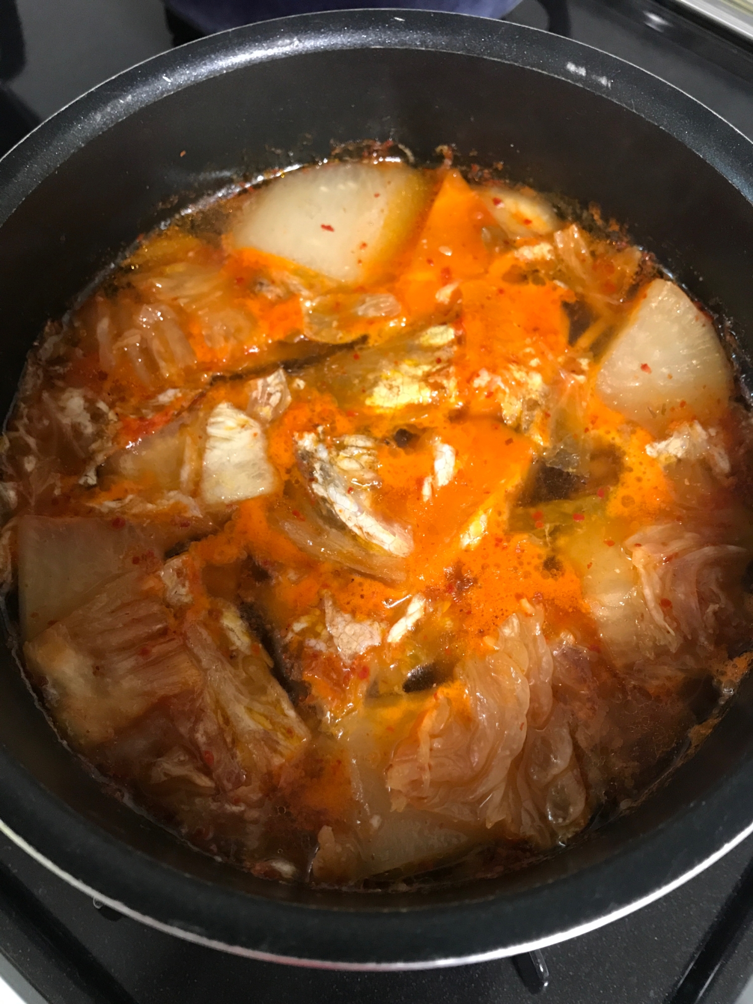 鶏の茹で汁で野菜たっぷりキムチスープ