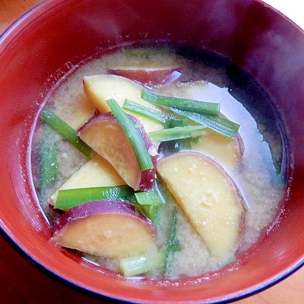 ふかし芋で４分！ネギ→ニラ❤・・❤薩摩芋の味噌汁♪