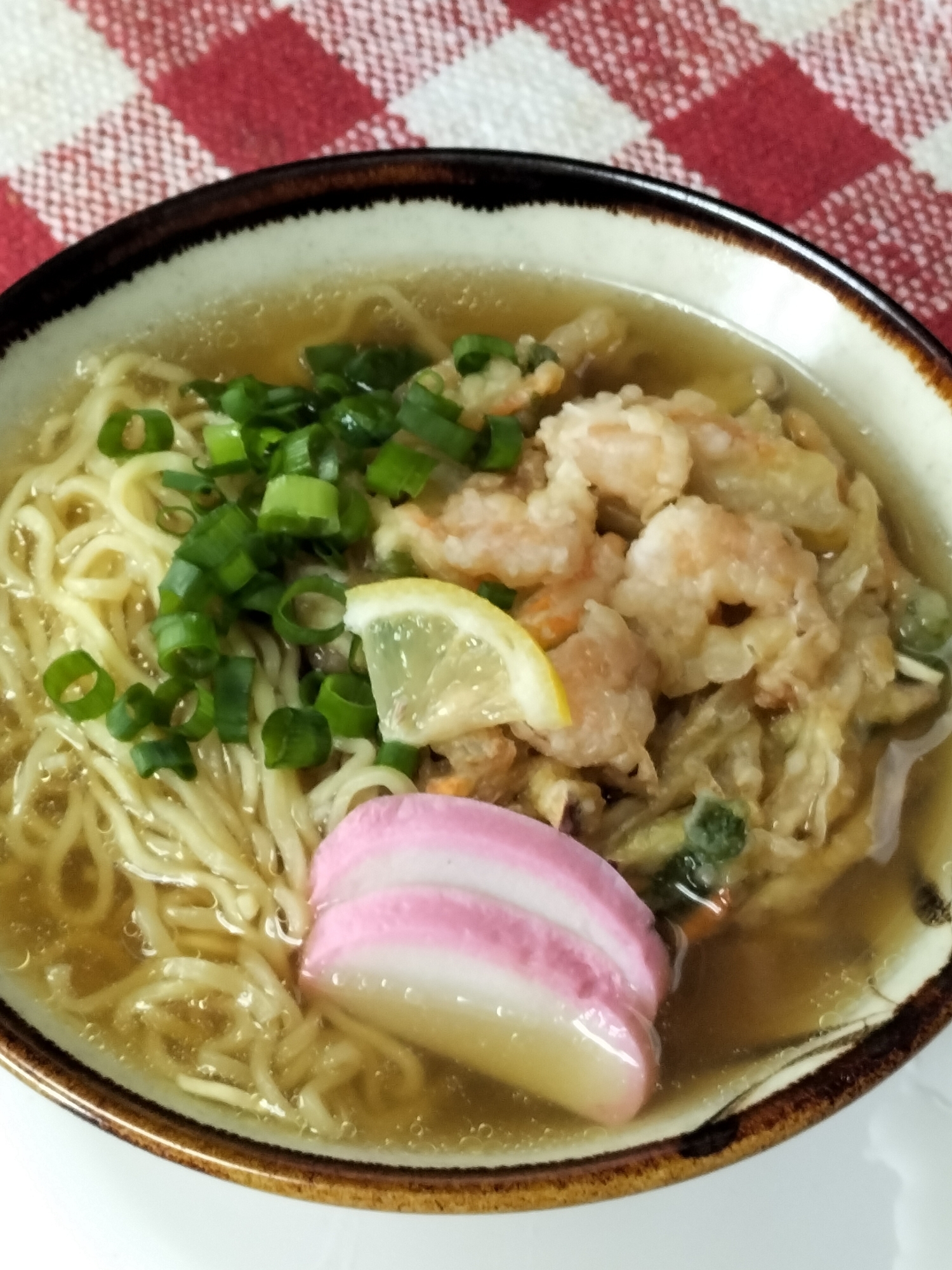 レモン☆爽やか☆ネギ✦かき揚げ✦かまぼこのラーメン