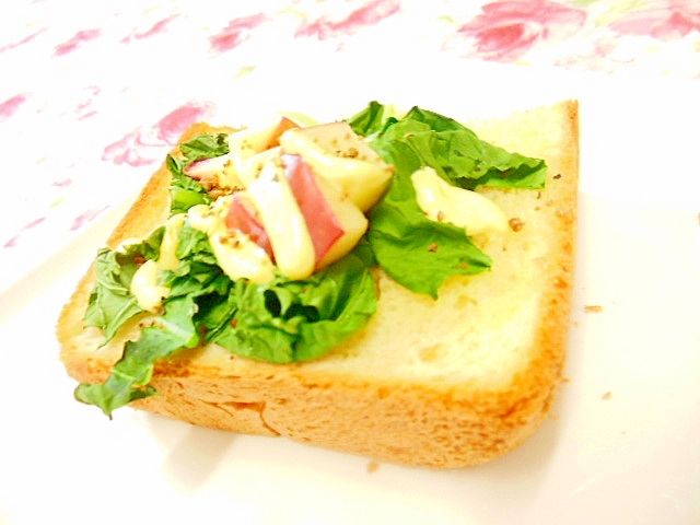 ❤林檎と小松菜のマヨ・スパイス・トースト❤