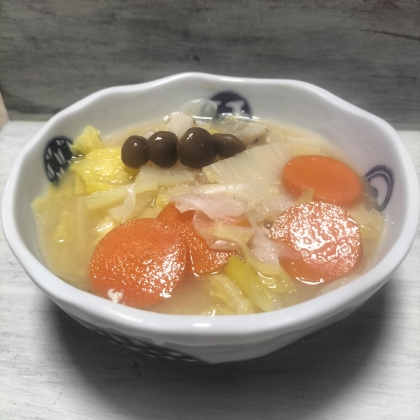 キノコと緑黄色野菜の味噌鍋