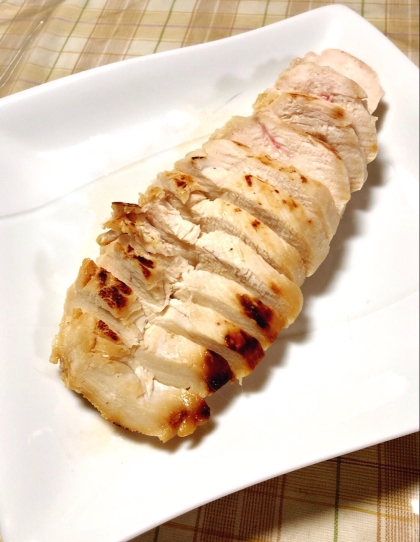 一度作り、簡単なのに美味しくて、リピしました。淡白な鶏むね肉がしっとりし、上品なお味に仕上がります。また作りたいと思います。