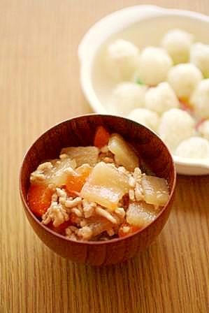 離乳食(後期)(完了期) 大根とにんじんのそぼろ汁