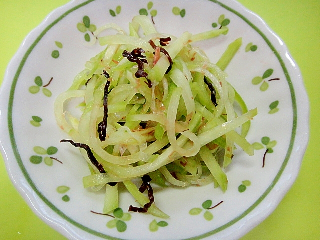 隼人瓜のおかか塩昆布和え