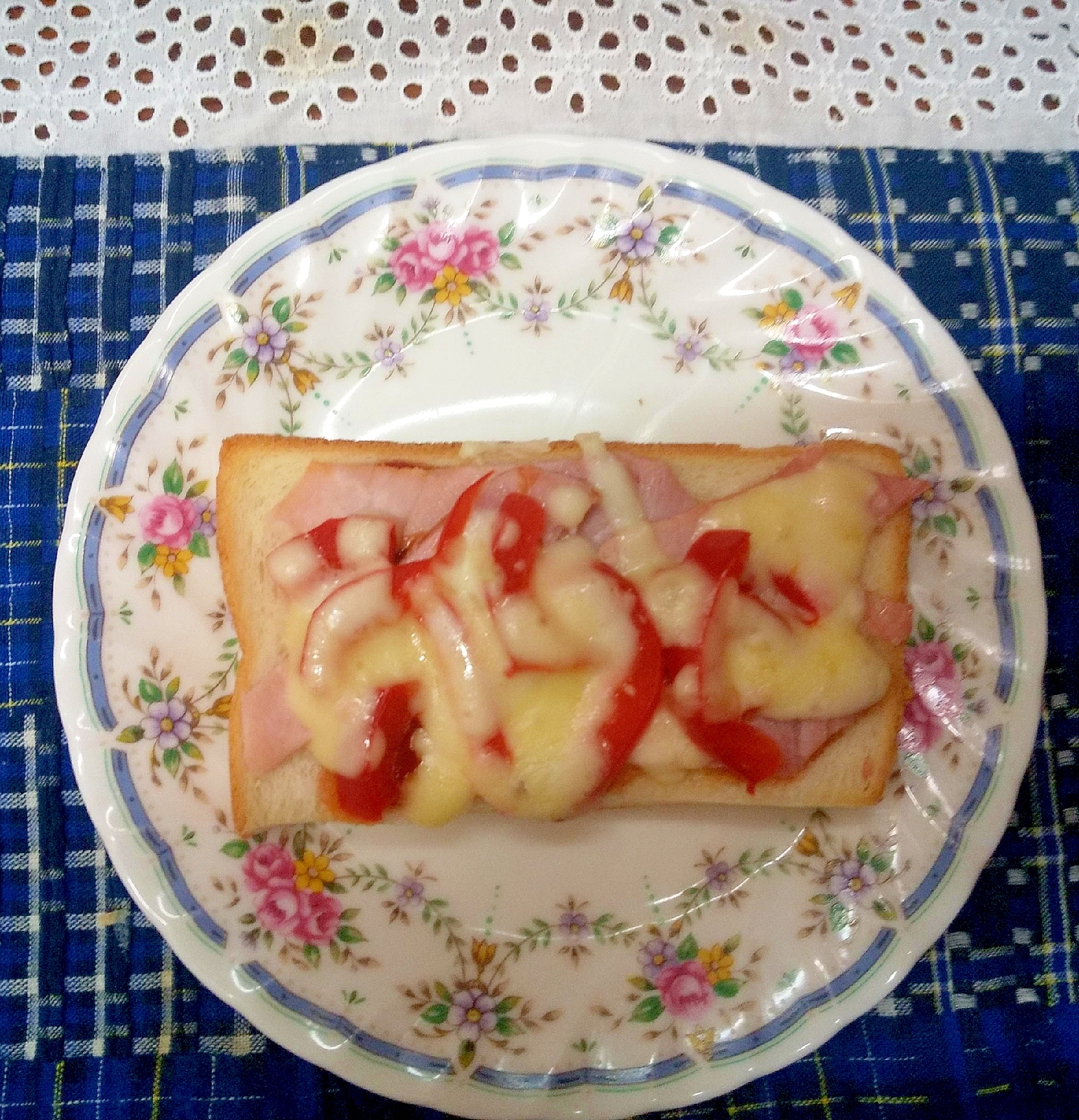 パプリカ赤ビザトースト
