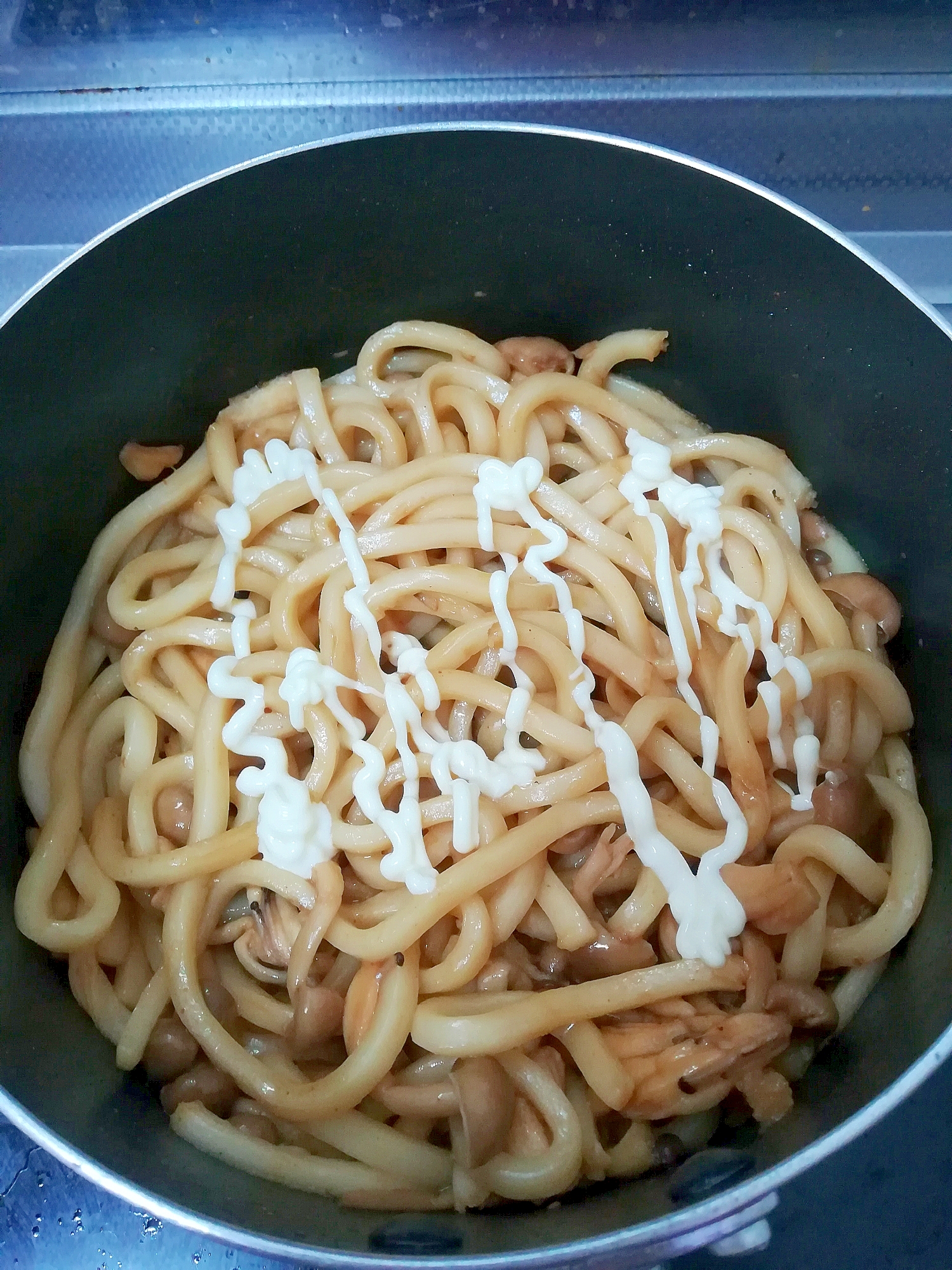 こがししょうゆ風味★しめじの焼きうどん