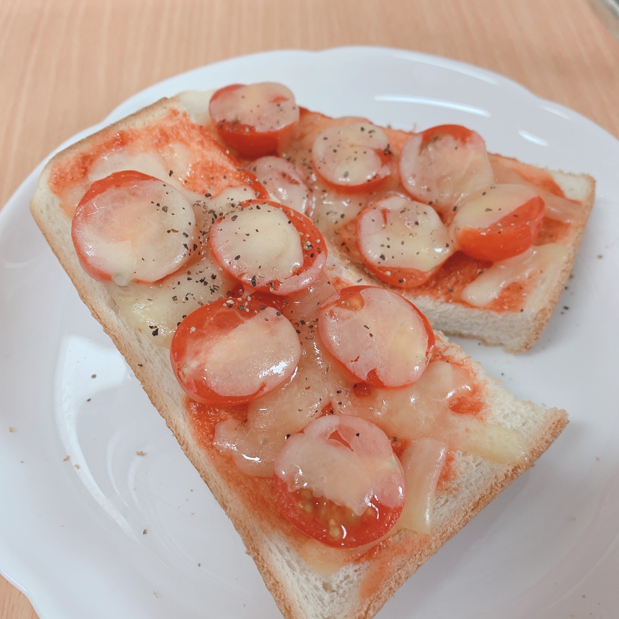 簡単トマトのピザトースト