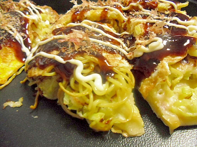 焼きそば入りお好み焼き