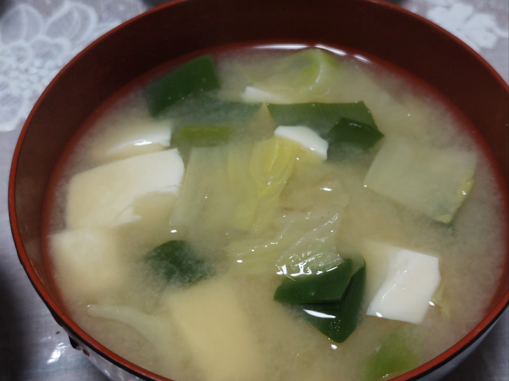白菜 ねぎ 豆腐のお味噌汁
