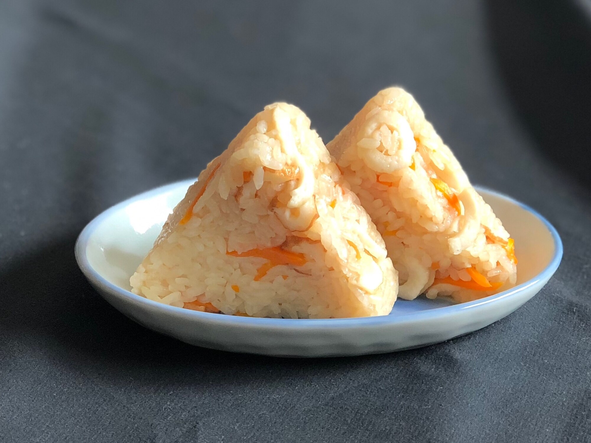 もっちり ちくわと人参のおにぎり ♪ レシピ・作り方 by ○まかろん